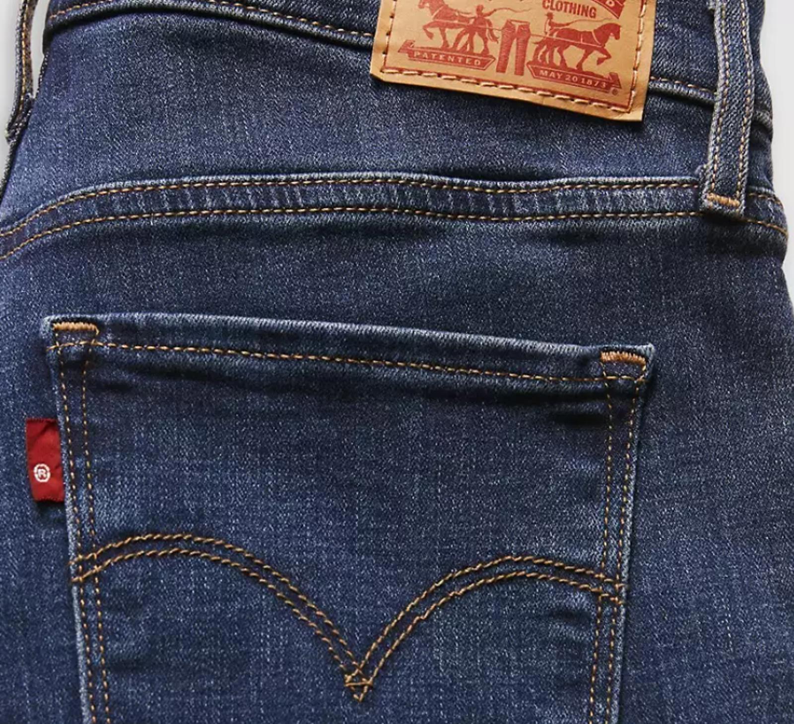 LEVIS 314 SHAPING STRAIGHT LEG JEANS - Size 28"